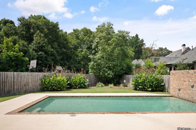 2817 Laurel Estates Ct, Baton Rouge, LA 70820
