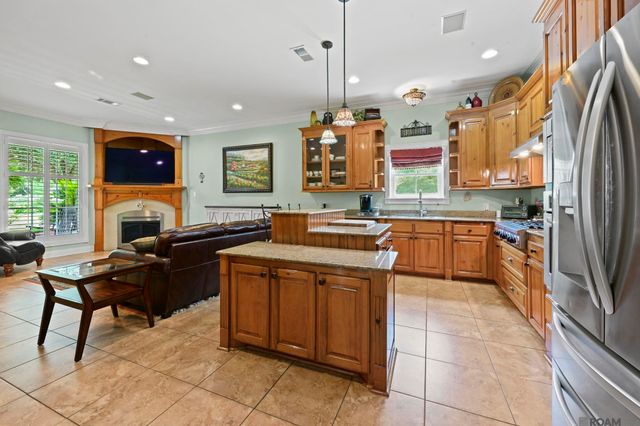 2817 Laurel Estates Ct, Baton Rouge, LA 70820