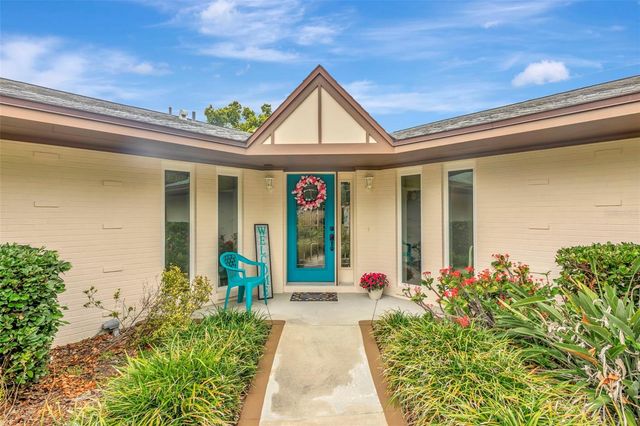 8233 FOREST CIRCLE, Seminole, FL 33776