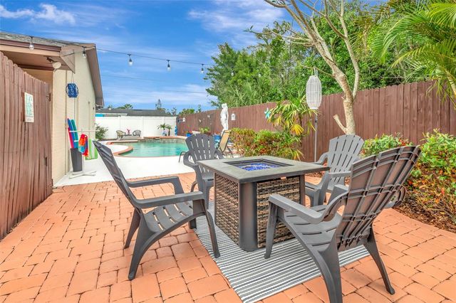 8233 FOREST CIRCLE, Seminole, FL 33776