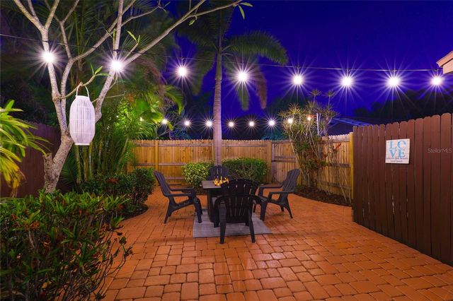 8233 FOREST CIRCLE, Seminole, FL 33776