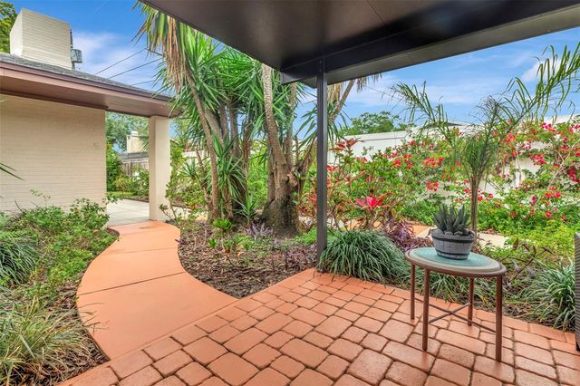 8233 FOREST CIRCLE, Seminole, FL 33776