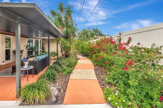 8233 FOREST CIRCLE, Seminole, FL 33776