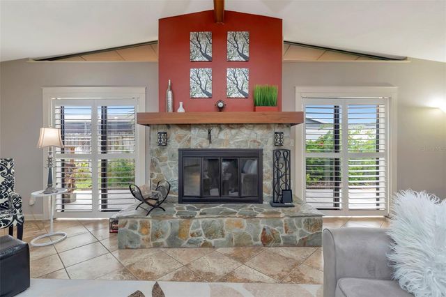 8233 FOREST CIRCLE, Seminole, FL 33776