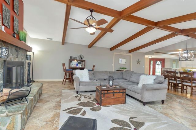 8233 FOREST CIRCLE, Seminole, FL 33776