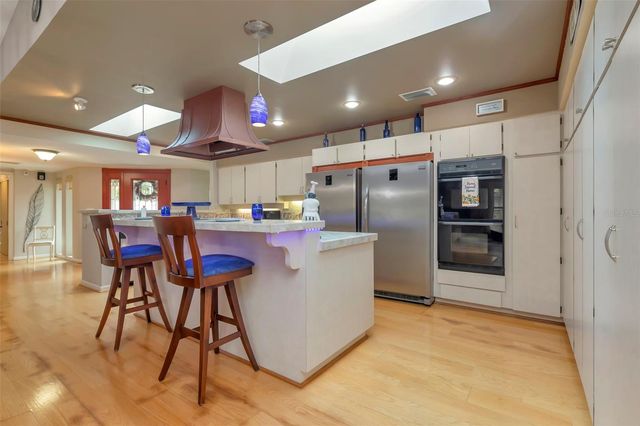 8233 FOREST CIRCLE, Seminole, FL 33776