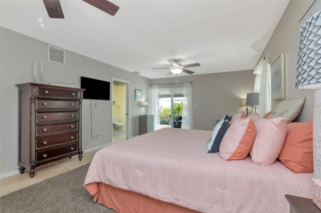 8233 FOREST CIRCLE, Seminole, FL 33776