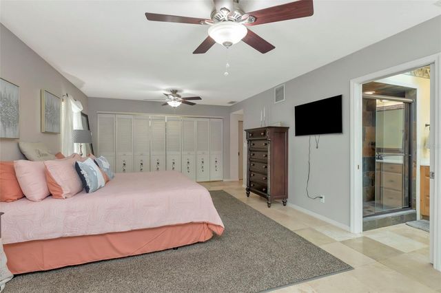 8233 FOREST CIRCLE, Seminole, FL 33776