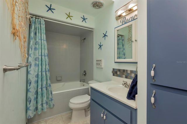 8233 FOREST CIRCLE, Seminole, FL 33776