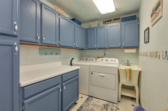 8233 FOREST CIRCLE, Seminole, FL 33776