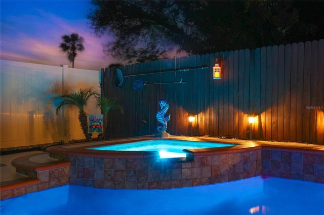 8233 FOREST CIRCLE, Seminole, FL 33776