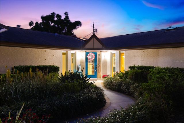 8233 FOREST CIRCLE, Seminole, FL 33776