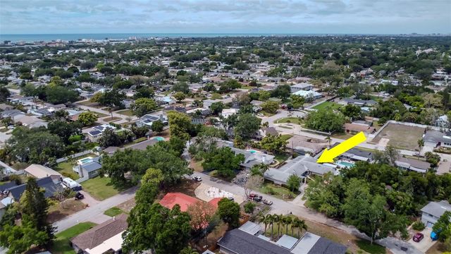 8233 FOREST CIRCLE, Seminole, FL 33776