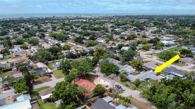 8233 FOREST CIRCLE, Seminole, FL 33776