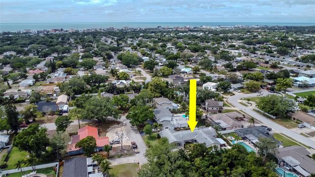 8233 FOREST CIRCLE, Seminole, FL 33776