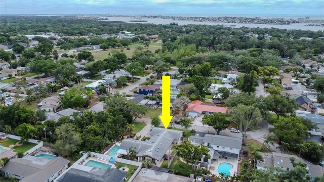 8233 FOREST CIRCLE, Seminole, FL 33776