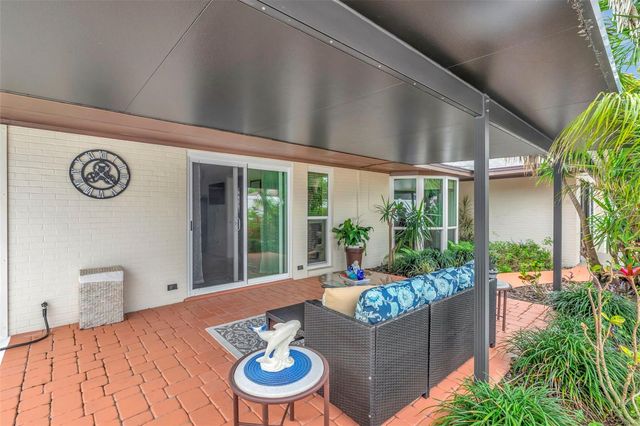 8233 FOREST CIRCLE, Seminole, FL 33776