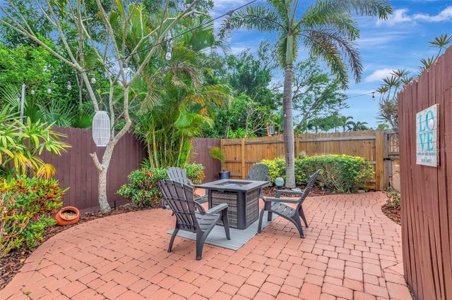 8233 FOREST CIRCLE, Seminole, FL 33776