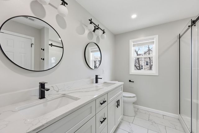 14 Crane St, Springfield, MA 01104