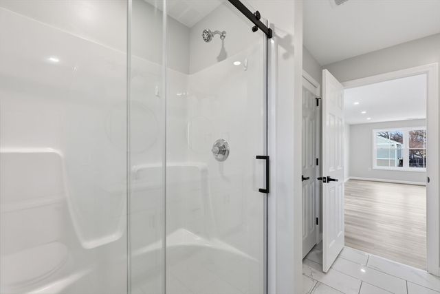 14 Crane St, Springfield, MA 01104