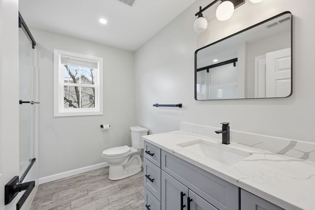 14 Crane St, Springfield, MA 01104