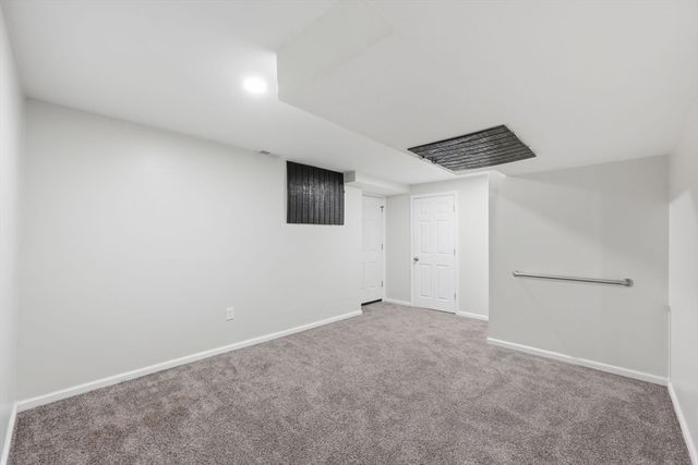 14 Crane St, Springfield, MA 01104