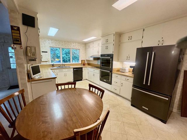 415 ARROWHEAD DRIVE, Green Bay, WI 54301