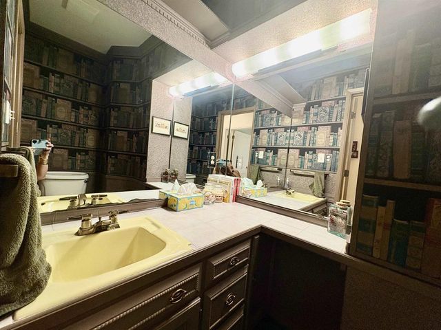 415 ARROWHEAD DRIVE, Green Bay, WI 54301