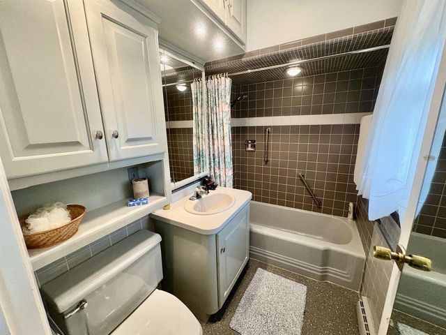 415 ARROWHEAD DRIVE, Green Bay, WI 54301