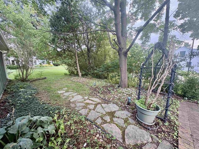 415 ARROWHEAD DRIVE, Green Bay, WI 54301