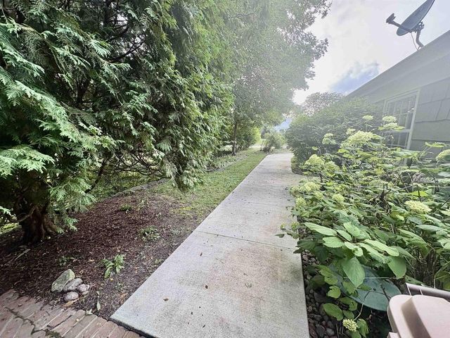 415 ARROWHEAD DRIVE, Green Bay, WI 54301
