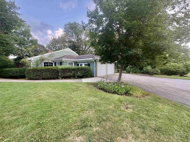 415 ARROWHEAD DRIVE, Green Bay, WI 54301