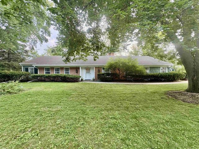 415 ARROWHEAD DRIVE, Green Bay, WI 54301