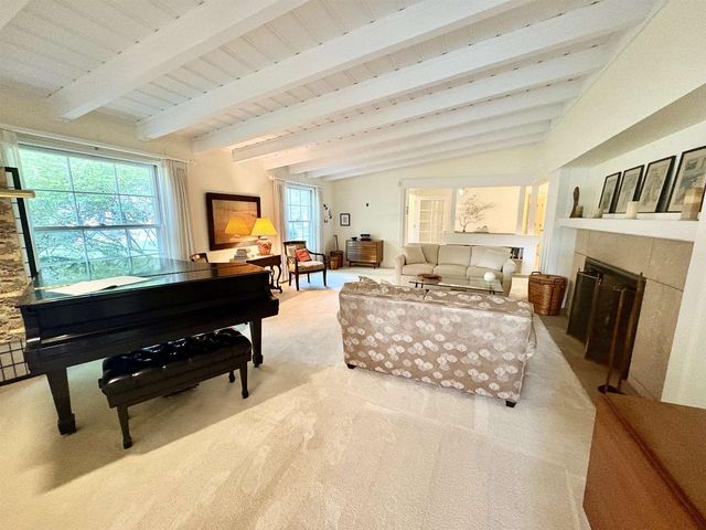 415 ARROWHEAD DRIVE, Green Bay, WI 54301