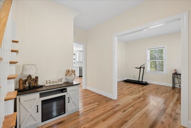 44 California, Tewksbury, MA 01876