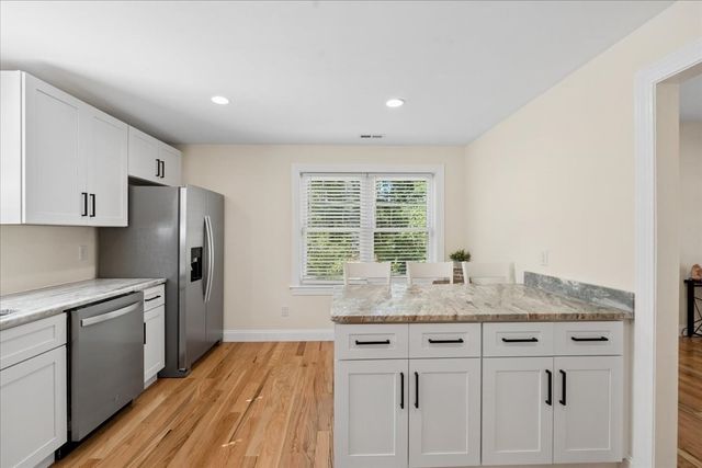44 California, Tewksbury, MA 01876