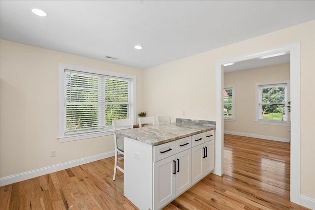 44 California, Tewksbury, MA 01876