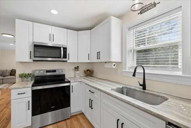 44 California, Tewksbury, MA 01876