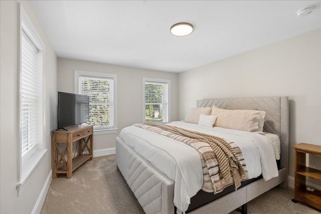 44 California, Tewksbury, MA 01876