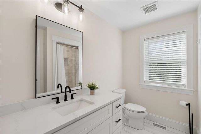 44 California, Tewksbury, MA 01876