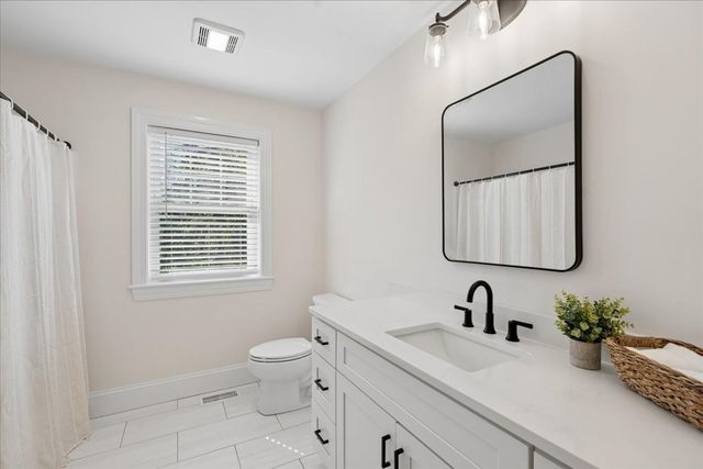 44 California, Tewksbury, MA 01876