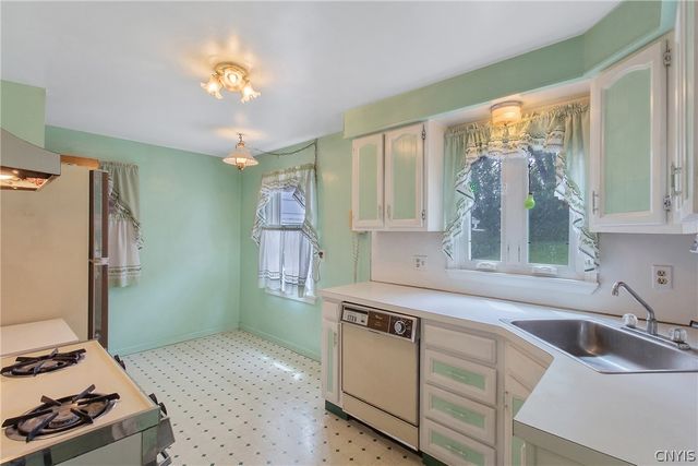 708 Orwood Place, Salina, NY 13208