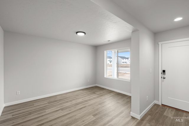 14056 Shiny Spruce St, Caldwell, ID 83607