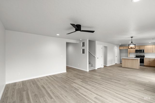 14056 Shiny Spruce St, Caldwell, ID 83607
