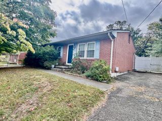 3728 Red Fox DR, Roanoke, VA 24017