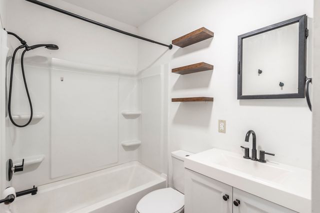 3365 Pleasant Valley Rd, Hartsville, TN 37074