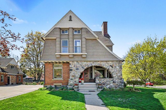 303 S Courtland Street, Hart, MI 49420