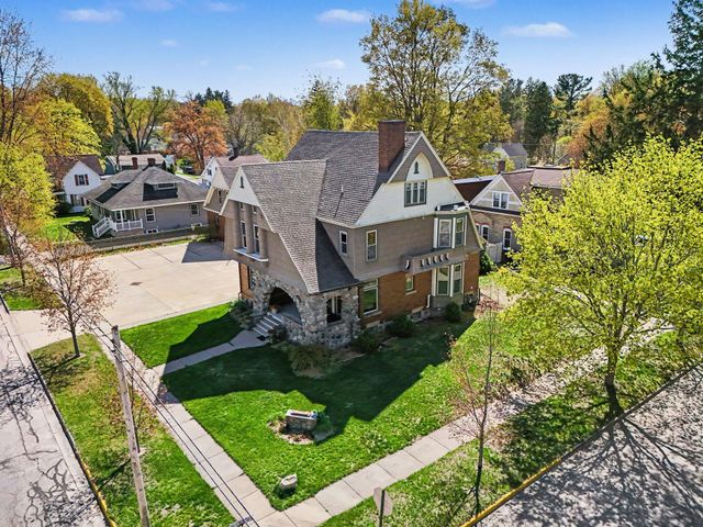 303 S Courtland Street, Hart, MI 49420