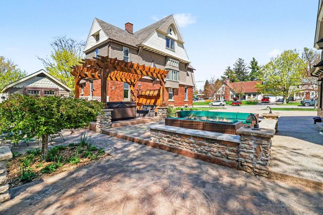 303 S Courtland Street, Hart, MI 49420