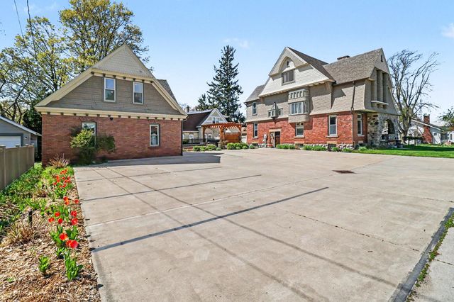 303 S Courtland Street, Hart, MI 49420